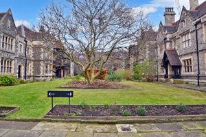 Communal grounds- click for photo gallery